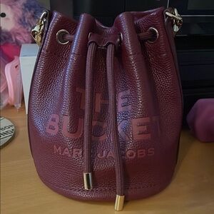Marc Jacobs  The Bucket bag in Burgundy